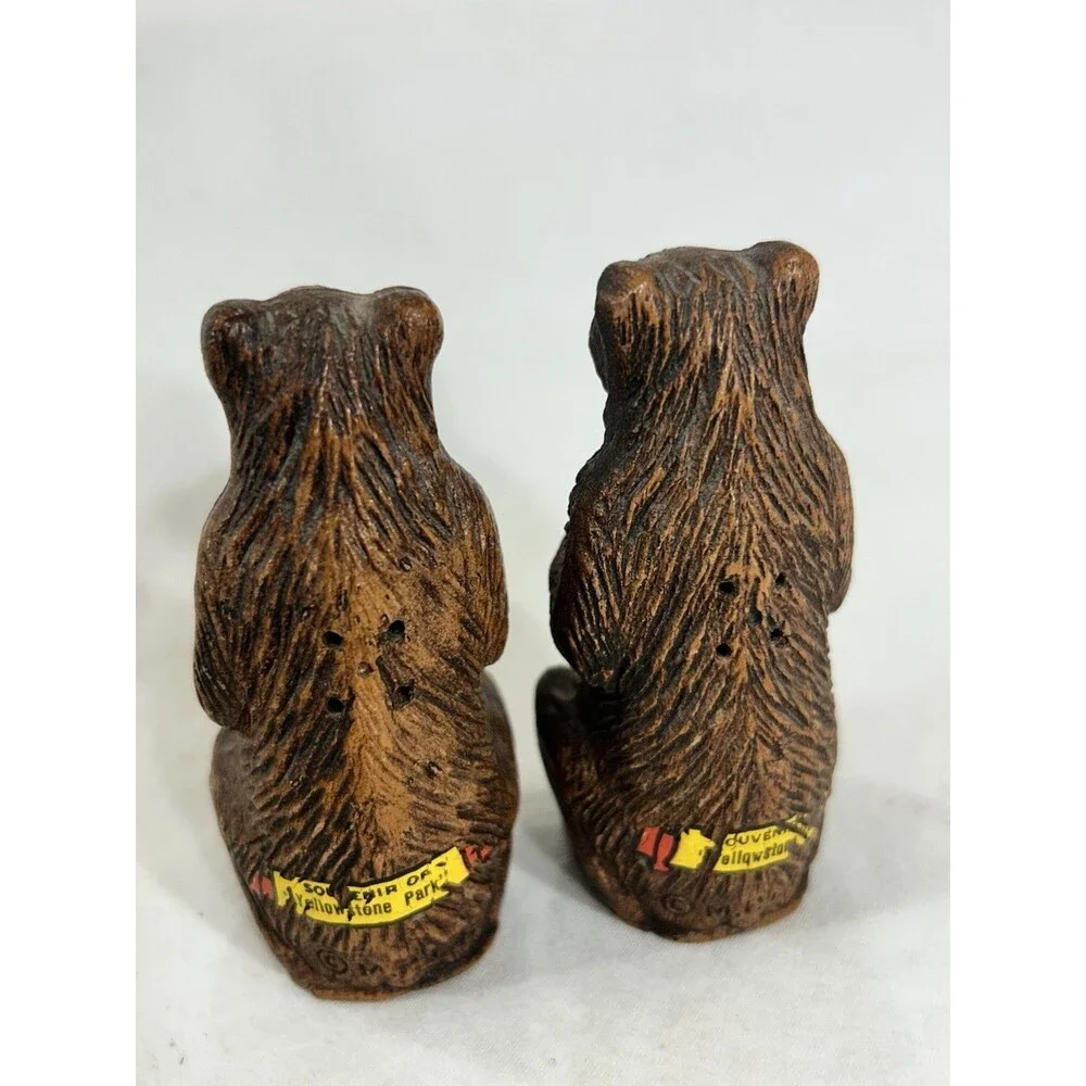 Vintage Ceramic Brown Bear Salt Pepper Shakers Yellowstone Souvenir